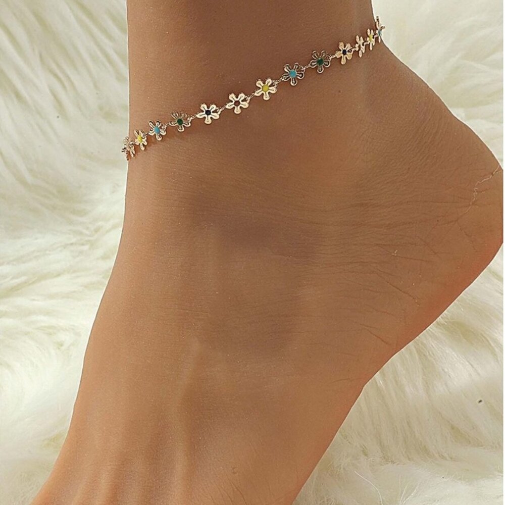 Stunning Gold Colored Anklet with Flowers that have Multicolored Centers